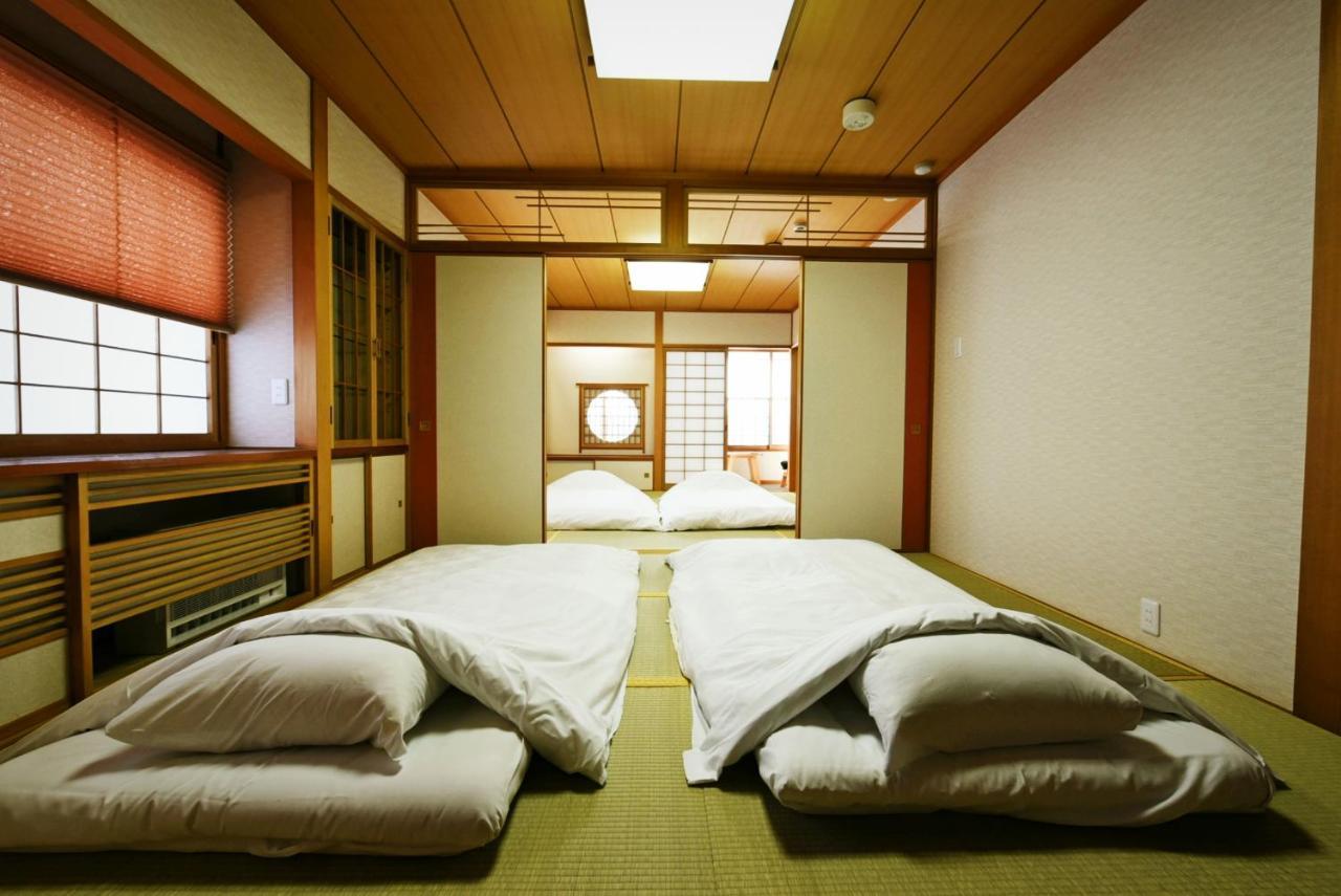 Hostel Pleasure Maruyama Sapporo Bagian luar foto